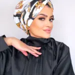 Versace Dolgulu Düğüm Bone