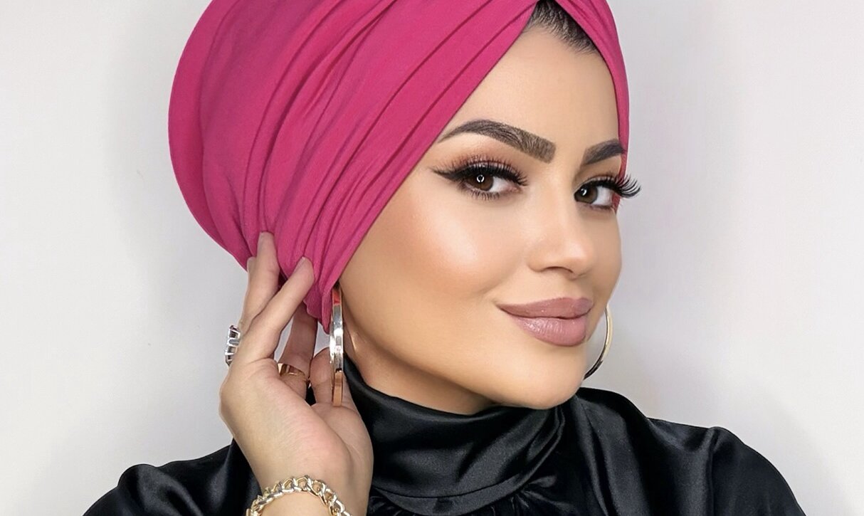 Koyu pembe Dolgulu Düğüm Bone