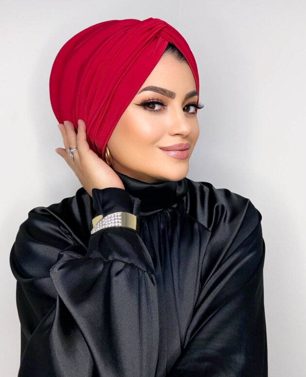 kirmizi-dolgulu-dugum-bone-dis-tesettur-