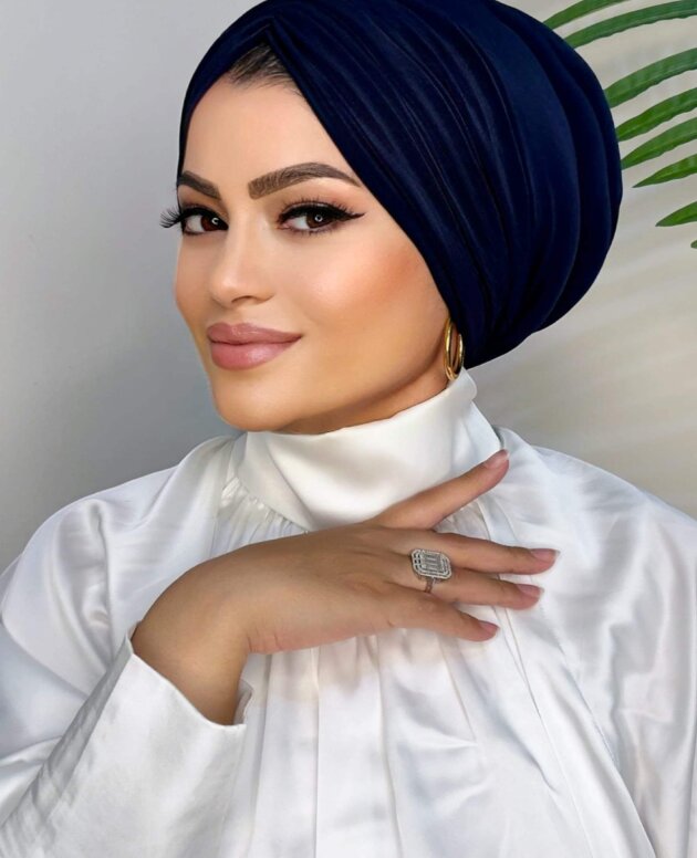 lacivert-dolgulu-drapeli-bone-dis-tesettur-