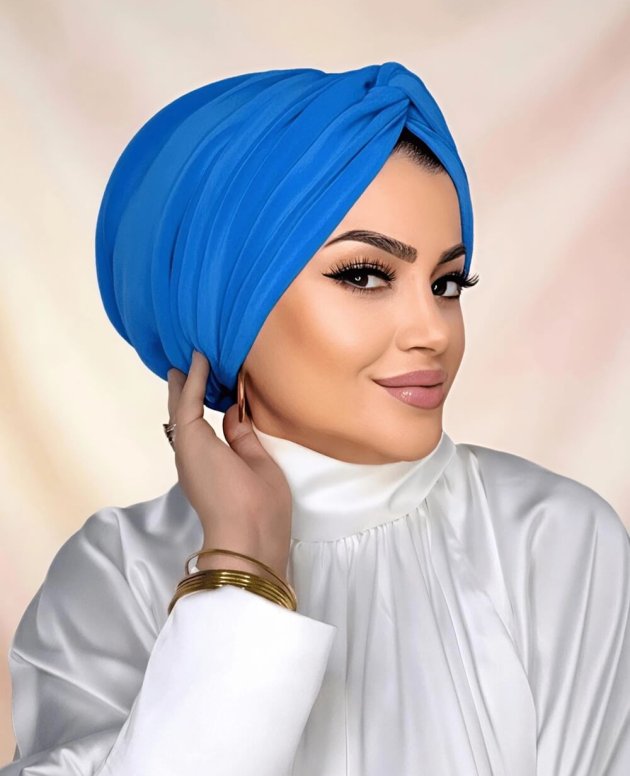 Mavi dolgulu düğümlü bone şık drapeli tasarım kaymaz astarlı tesettür bone modeli