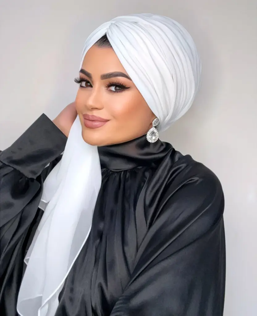 Moda Nurhan günlük tesettür kombinleri için pratik şal