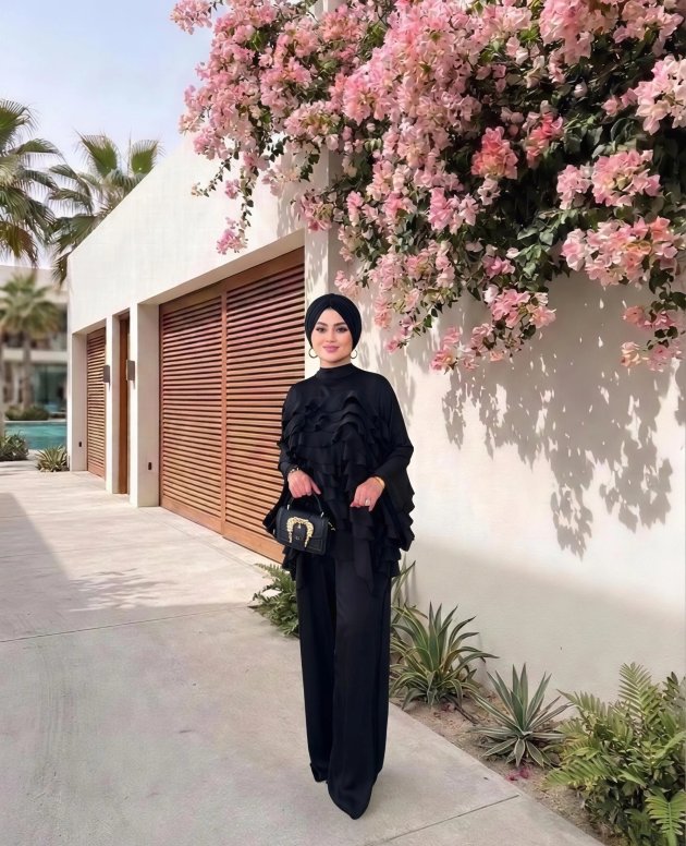 siyah-tasarim-takim-tesettur-pantolon-