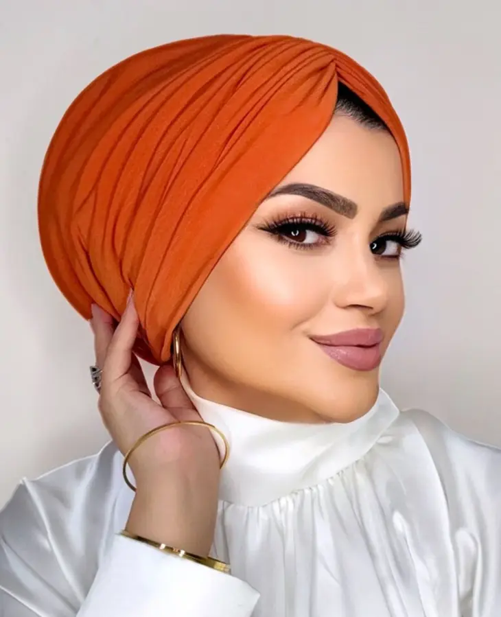 Moda Nurhan rahat kullanım sağlayan pratik bone