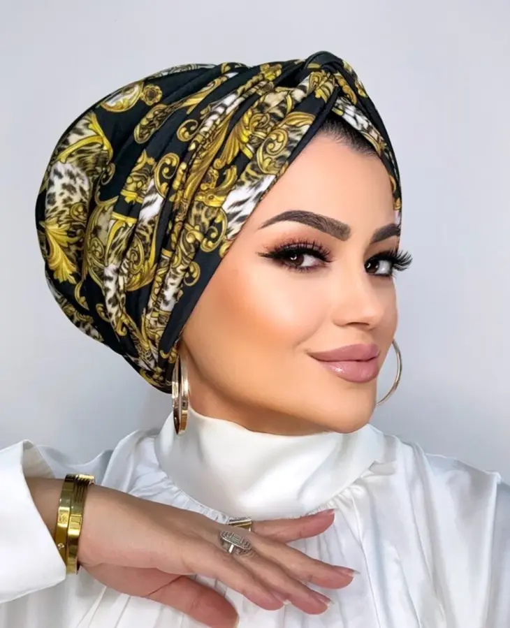 Versace Marka Dolgulu Düğüm Bone