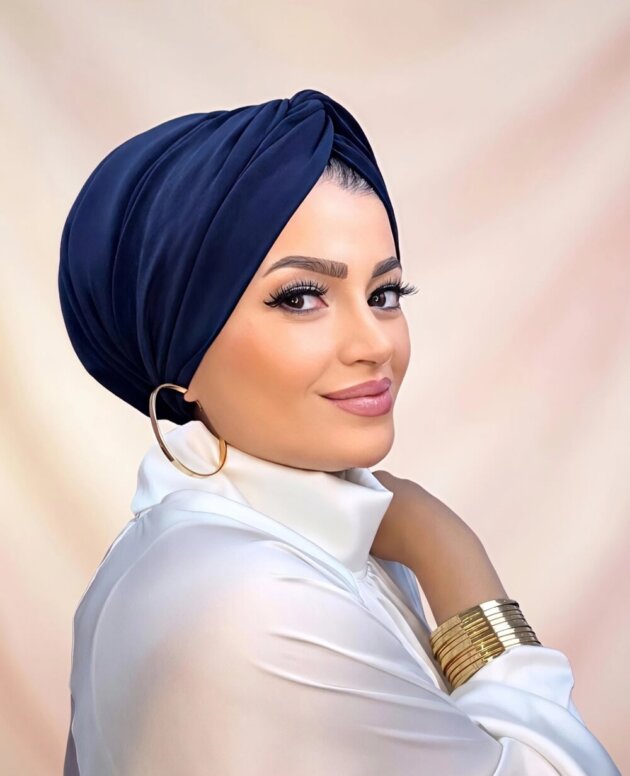 Lacivert Dolgulu Düğüm Bone Lacivert renkli dolgulu düğüm detaylı şık bone modeli.