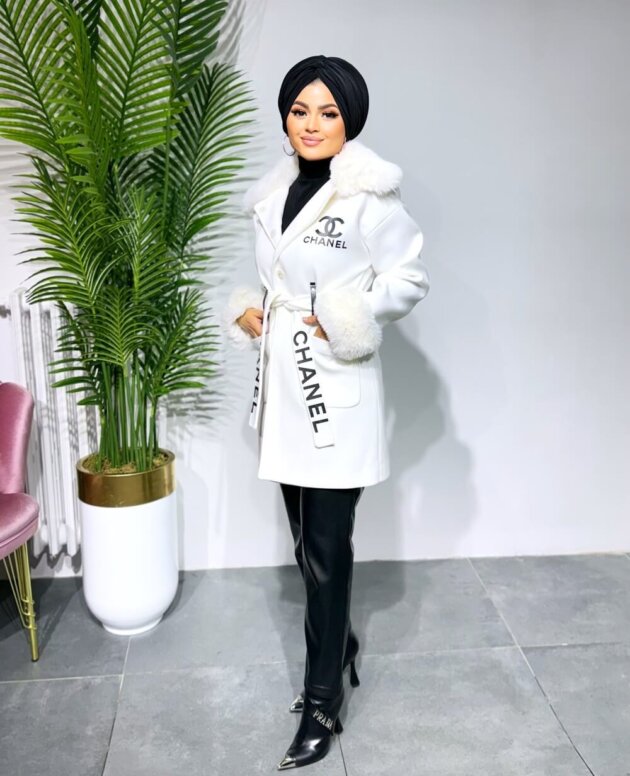 beyaz-kase-kurklu-kaban-tesettur-