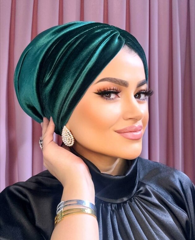 zumrut-yesili-dolgulu-drapeli-kadife-bone-dis-tesettur-