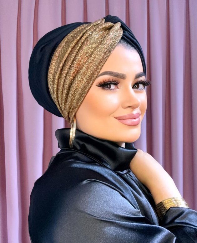 Simli tasarım dolgulu düğüm bone, parlak detaylı ve tok duruşlu şık kadın bone modeli.