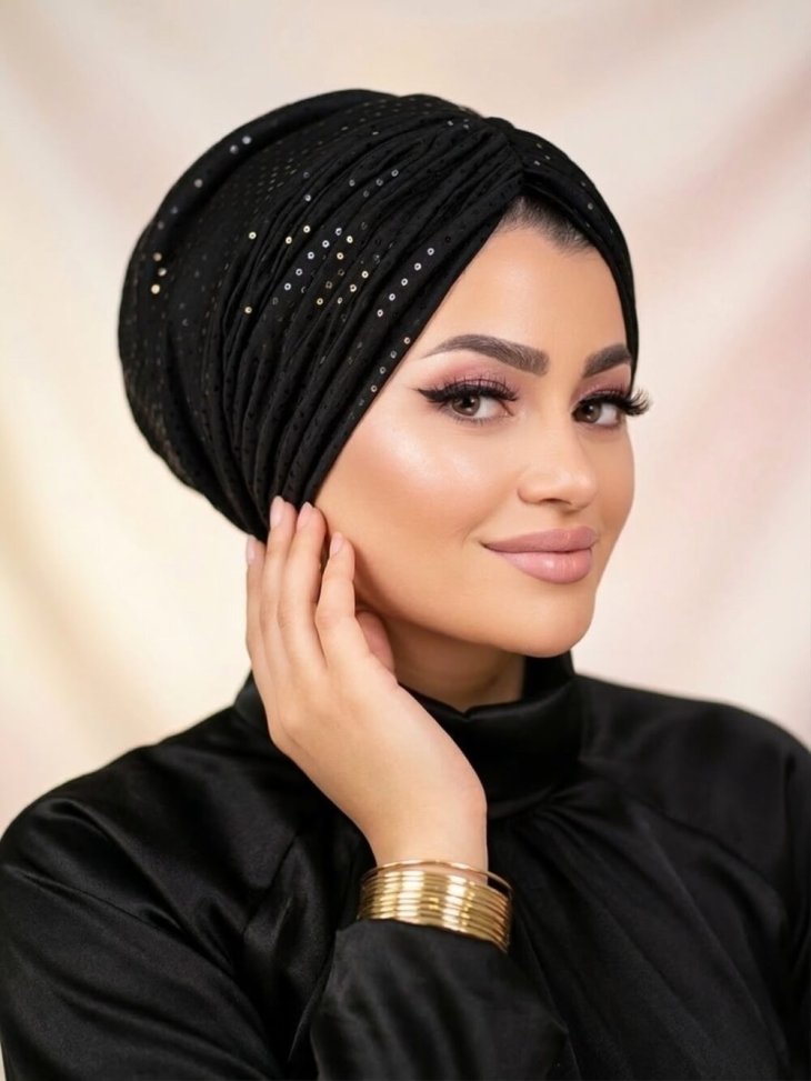 Abiye dolgulu Drapeli bone için tasarlanmış dolgulu drapeli şık tesettür bone modeli.