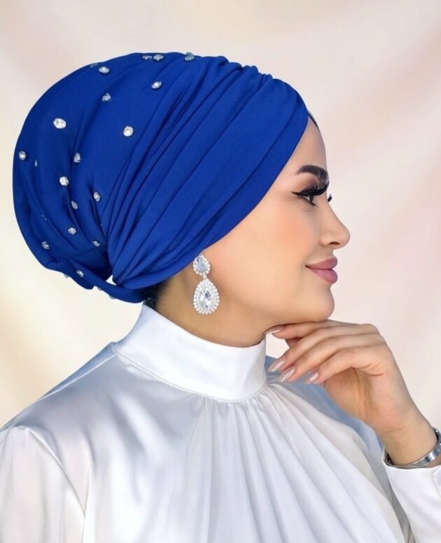 Saks mavisi arkası taşlı dolgulu drapeli bone modeli